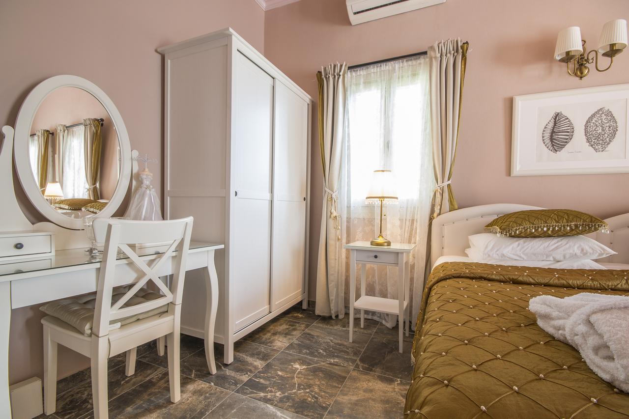 Symi Nautilus Luxury Suites Екстериор снимка
